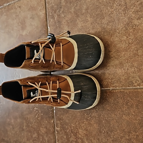 Sorel Shoes - Sorel Out and About size youth 4 boots